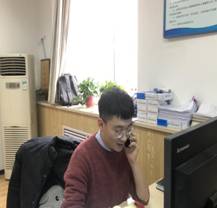 MILE米乐集团侯勇老师和受资助学生家庭2