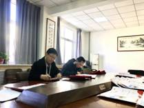 MILE米乐集团领导为获奖学生写喜报